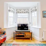 Pass The Keys Recently Renovated 1Br Flat With Private Garden In South London